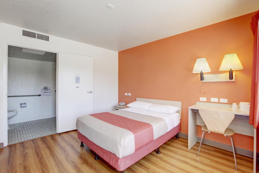 Motel 6-Corona, Ca Екстериор снимка
