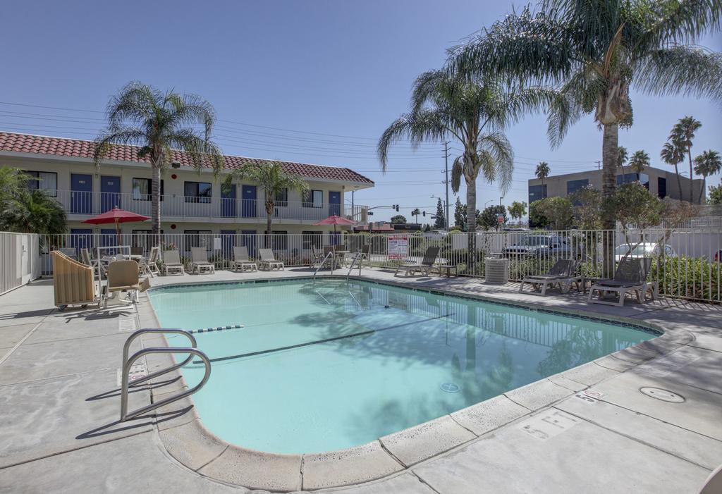 Motel 6-Corona, Ca Екстериор снимка