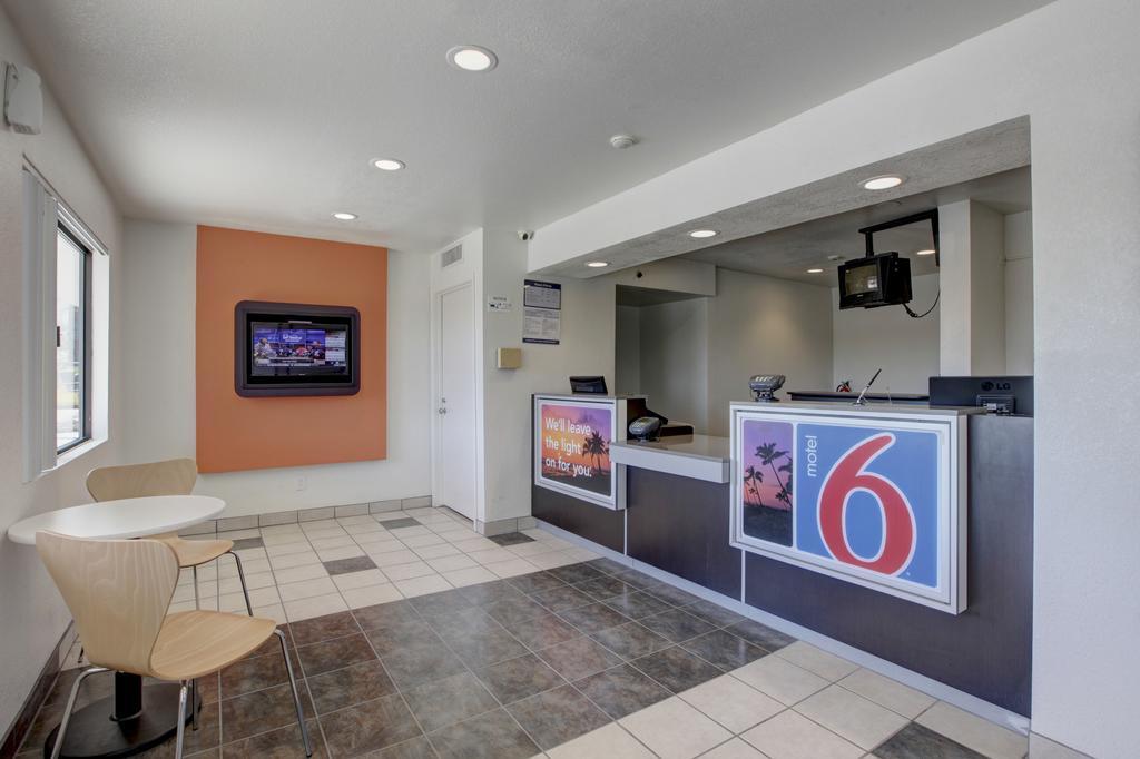 Motel 6-Corona, Ca Екстериор снимка