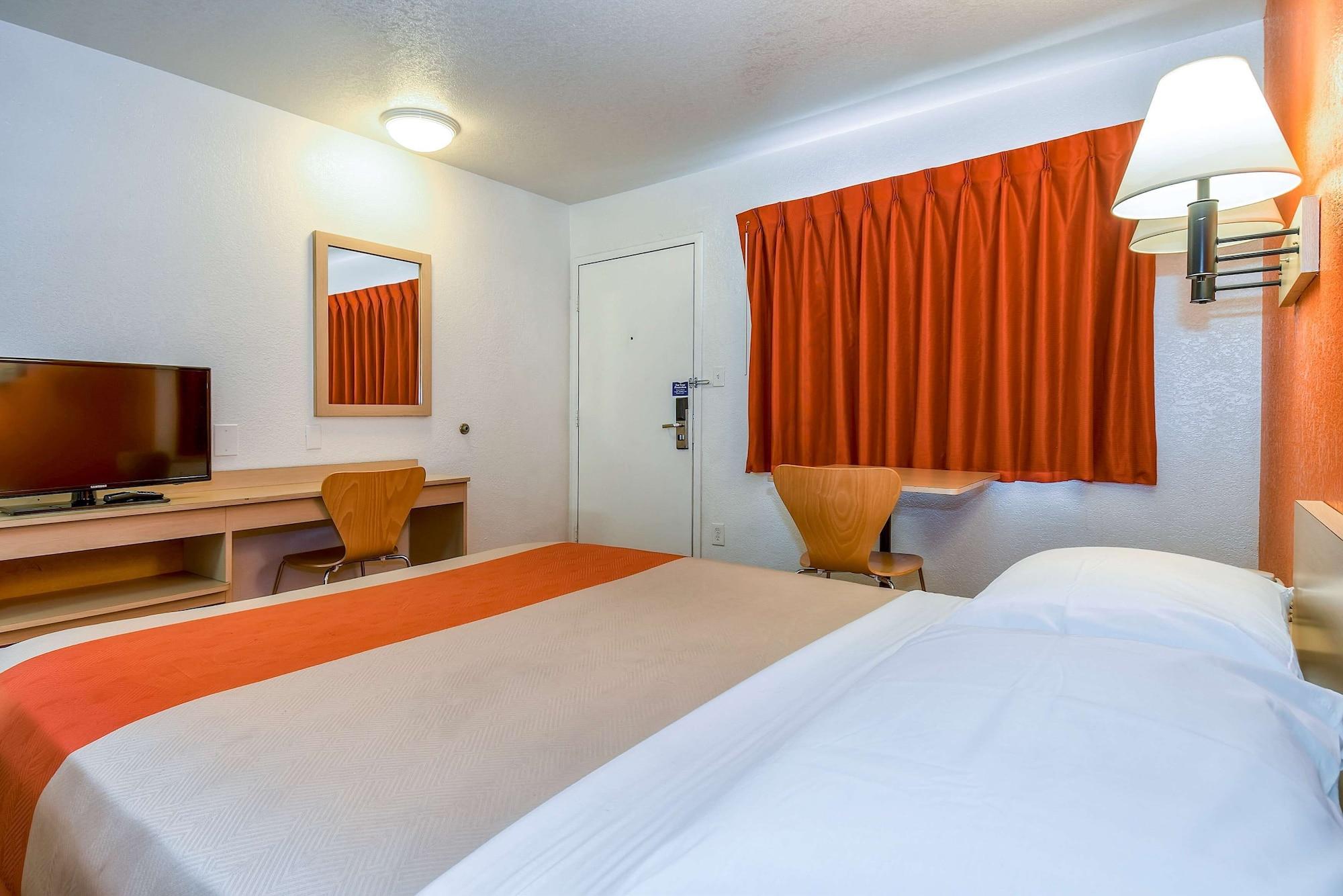 Motel 6-Corona, Ca Екстериор снимка