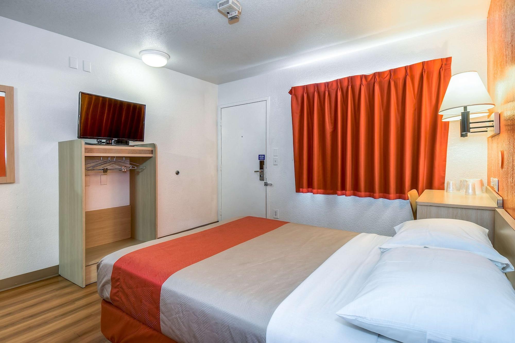 Motel 6-Corona, Ca Екстериор снимка