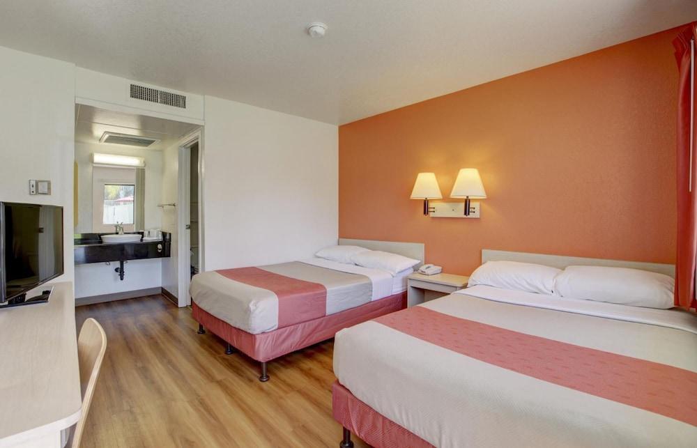 Motel 6-Corona, Ca Екстериор снимка