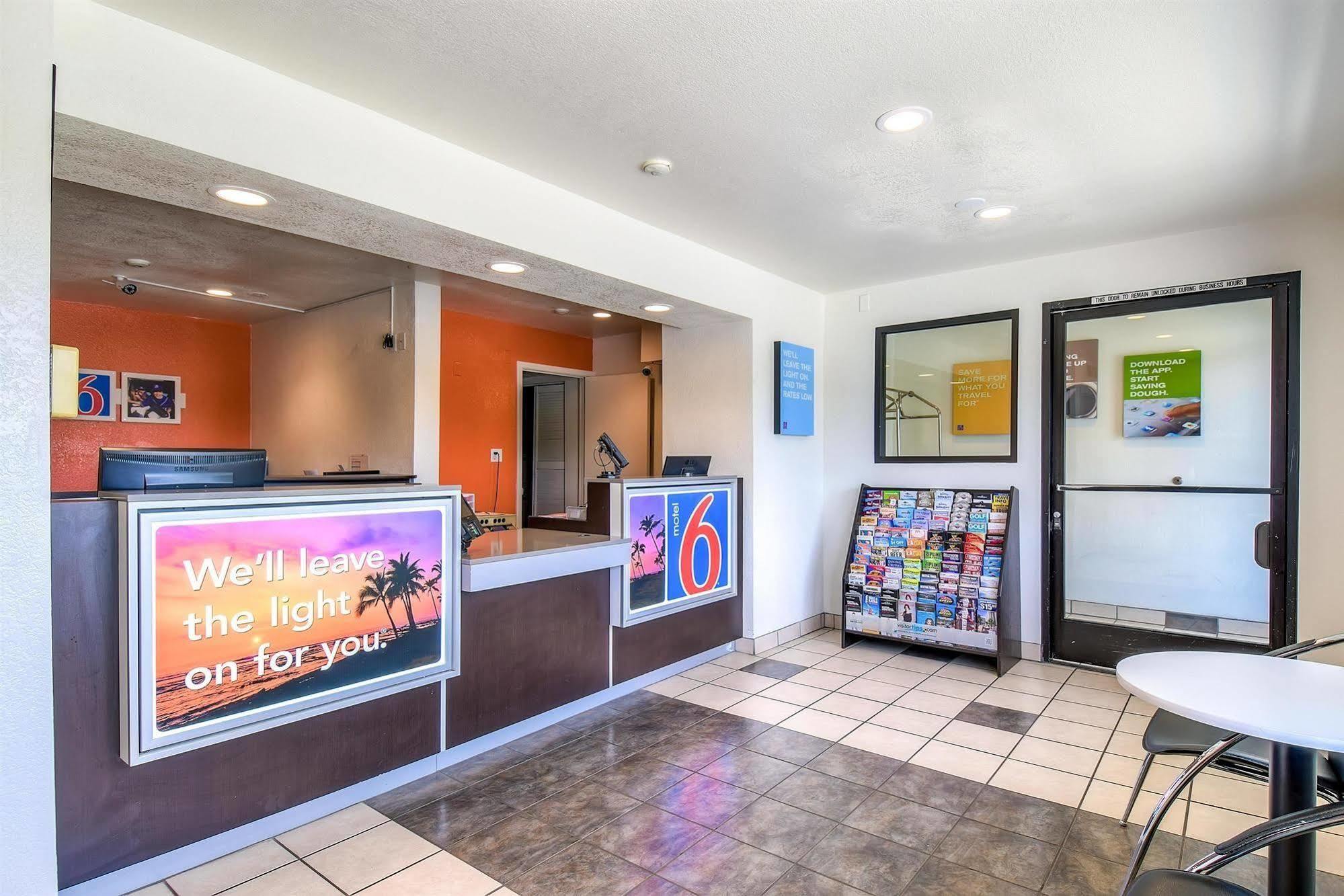 Motel 6-Corona, Ca Екстериор снимка