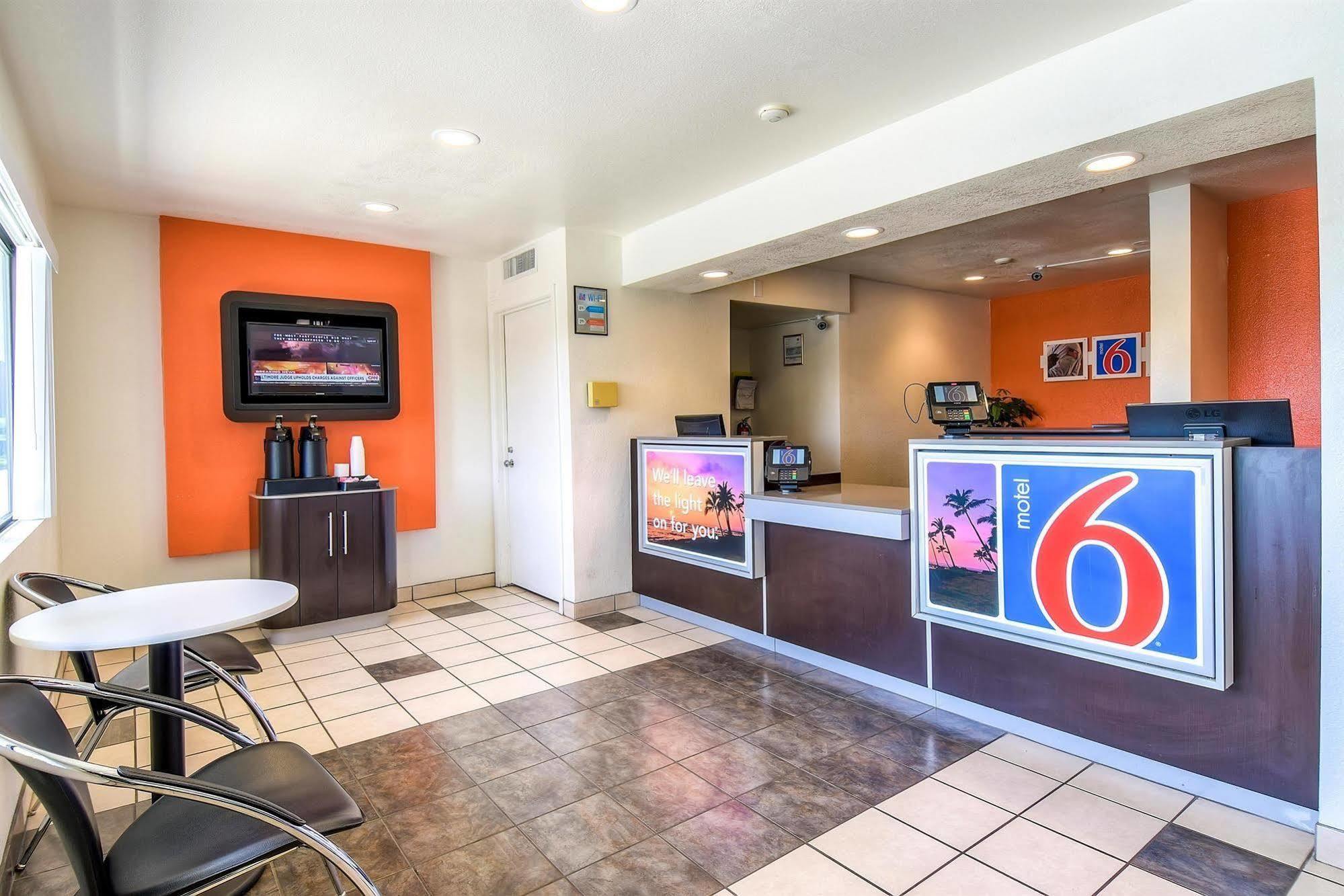 Motel 6-Corona, Ca Екстериор снимка