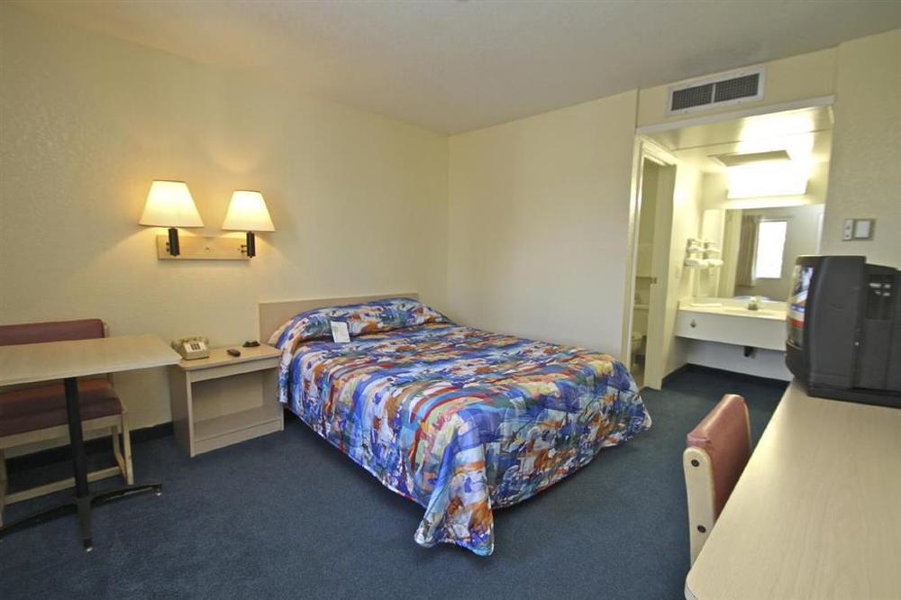 Motel 6-Corona, Ca Стая снимка
