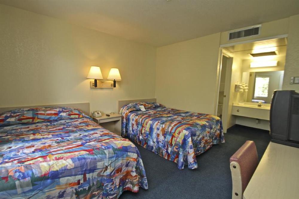 Motel 6-Corona, Ca Стая снимка