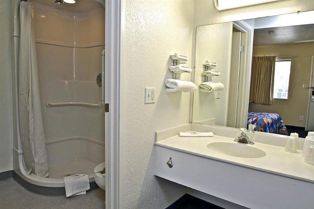 Motel 6-Corona, Ca Стая снимка